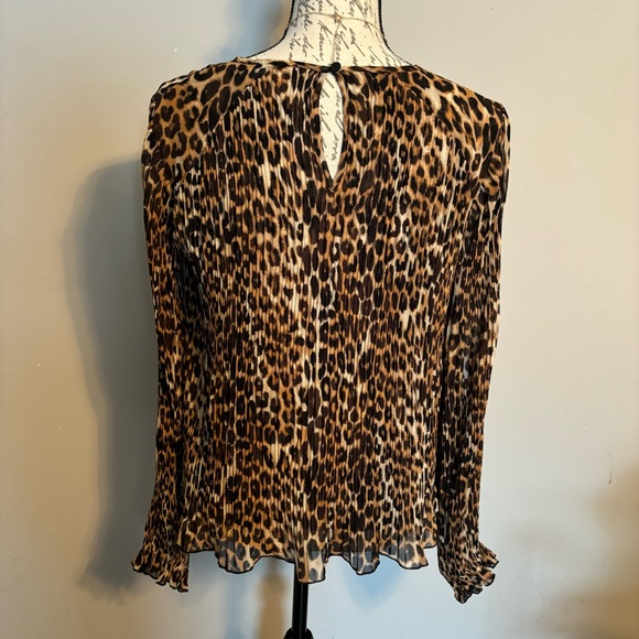 Express Leopard Print Long Sleeve Pleated Statement Blouse Size S - Picture 3 of 6